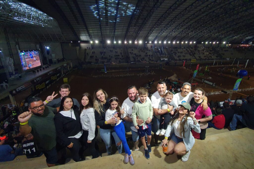 O piloto tinha uma torcida especial na arquibancada. Familiares e amigos torceram do início ao fim e comemoraram as vitórias de Otávio. 
“Gostamos muito de acompanhar as corridas e dessa atmosfera de motos. <yoastmark class=